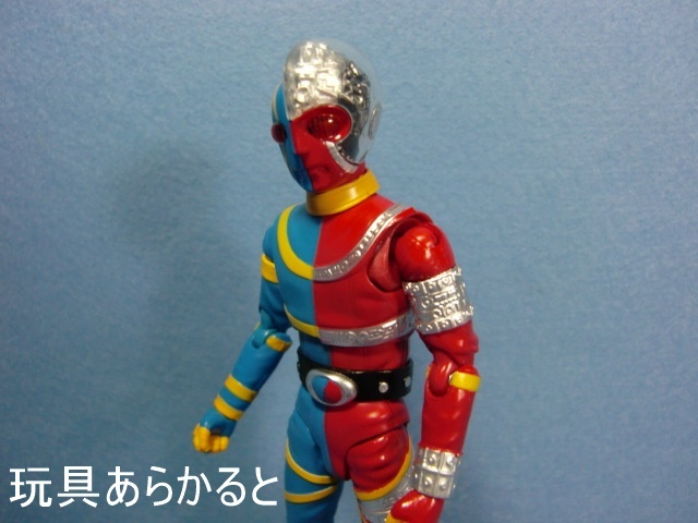キカイダーのフィギュア　ポーズ関節自由 キカイダー 1/6 ソフビ ボークス 展示中 in Museum of