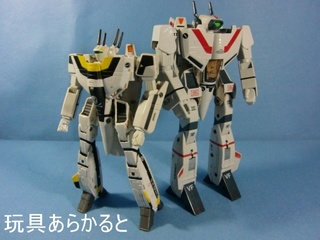 YAMATO ヤマト マクロス VF-1A VF-1S バルキリー 3形態変形 Amazon.co.jp: やまと YAMATO 超時空要塞マクロス 1/60 完全変形